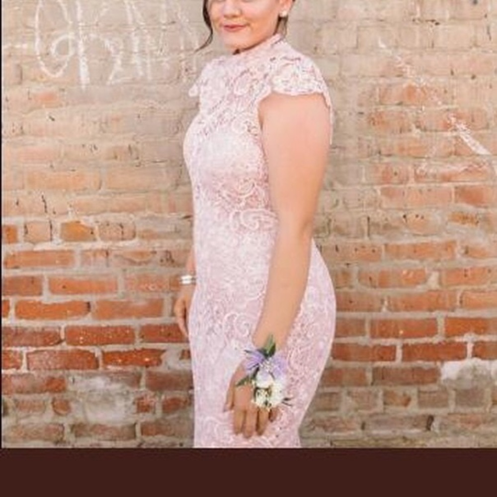 Lace pink prom/formal dress